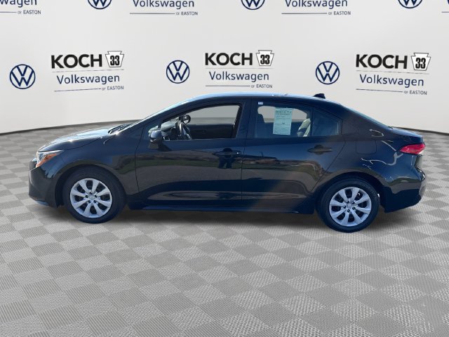 Used 2023 Toyota Corolla LE w/ Carpet Mat Package (TMS) FWD image 4