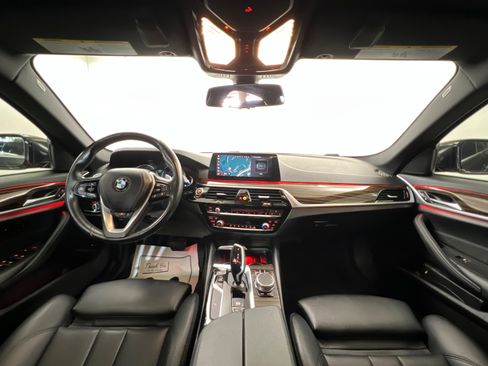 Used 2019 BMW 530i xDrive w/ Convenience Package image 9
