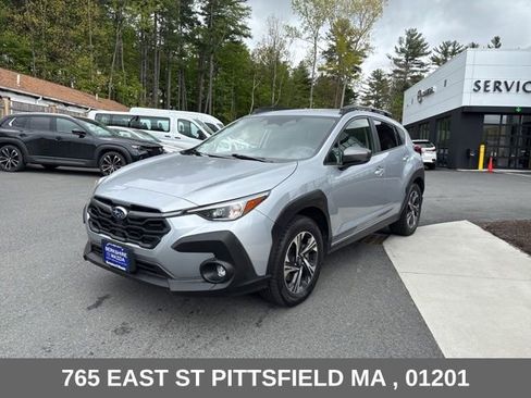 Used 2024 Subaru Crosstrek 2.0i Premium AWD/4WD image 3