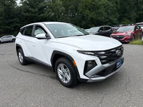 Certified 2025 Hyundai Tucson SE AWD/4WD image 2