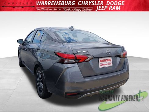 Used 2024 Nissan Versa SV FWD image 5