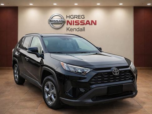 Used 2025 Toyota RAV4 XLE image 4