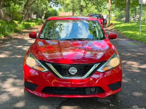 Used 2019 Nissan Sentra SV FWD image 2