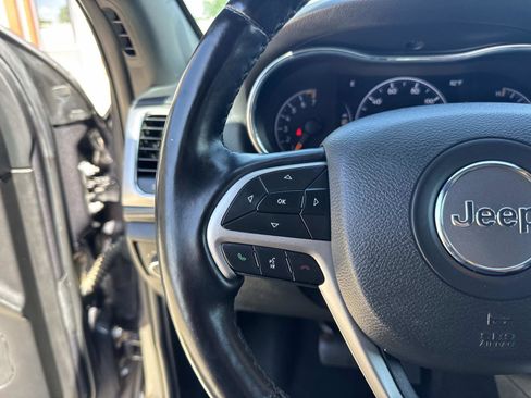 Used 2021 Jeep Grand Cherokee Laredo X RWD image 22
