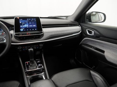 Certified 2025 Jeep Compass Latitude w/ Convenience Group image 25