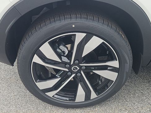 New 2026 Volvo XC40 B5 Plus w/ Climate Package AWD/4WD image 19