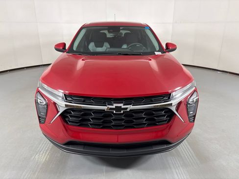 New 2026 Chevrolet Trax LS w/ LS Convenience Package FWD image 4
