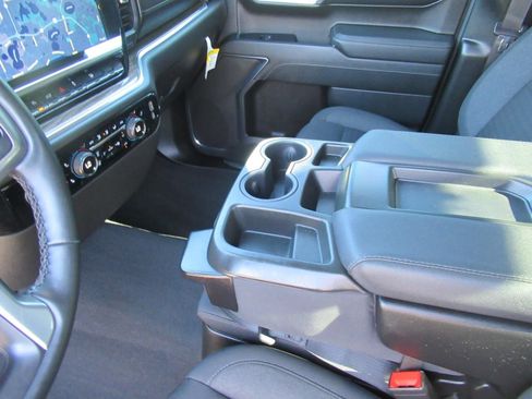 Used 2023 Chevrolet Silverado 1500 RST RWD image 17