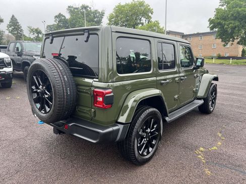 Used 2022 Jeep Wrangler Unlimited Sahara w/ Cold Weather Group AWD/4WD image 7