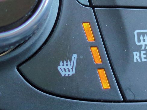 Used 2022 Chevrolet Malibu Premier image 24