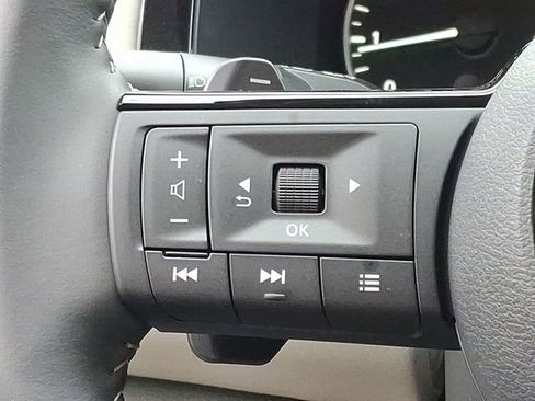 New 2025 Nissan Pathfinder SL image 17