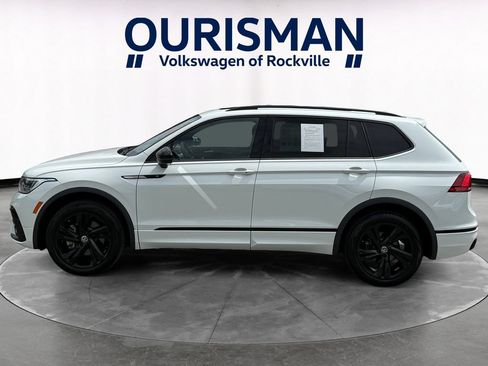 Used 2024 Volkswagen Tiguan SE R-Line AWD/4WD image 3