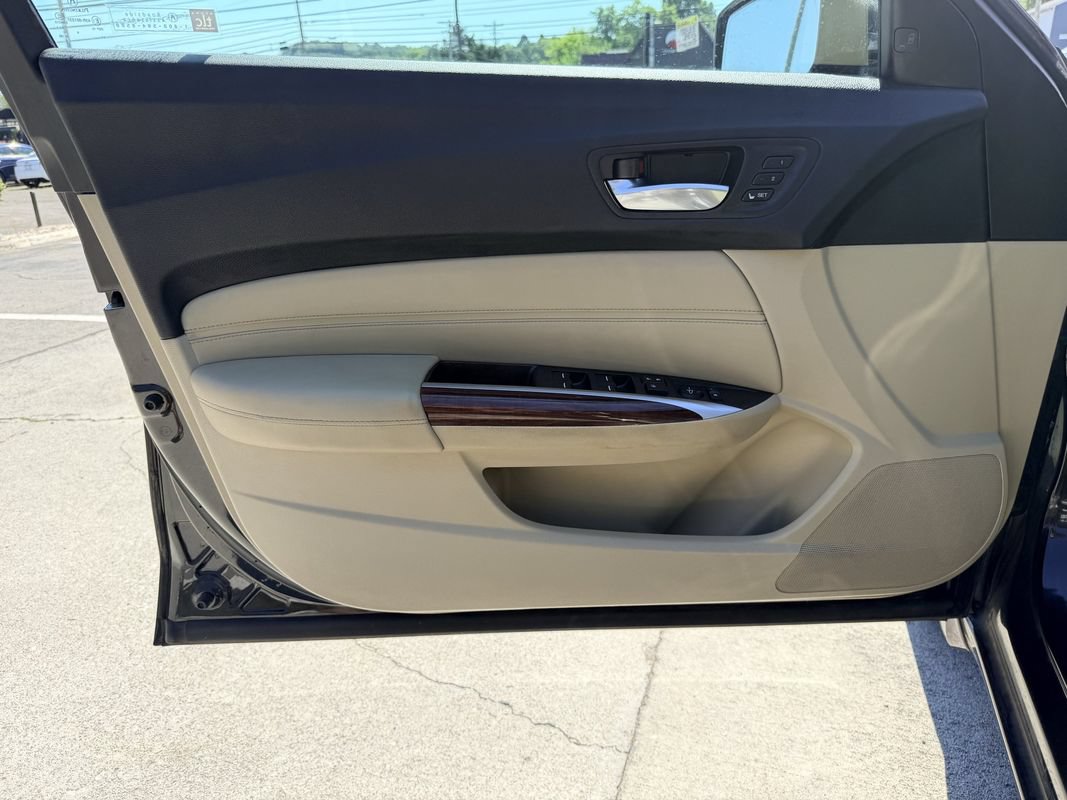 Used 2017 Acura TLX w/ Advance Package FWD image 23