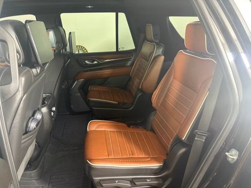 Used 2024 GMC Yukon Denali Ultimate AWD/4WD image 13