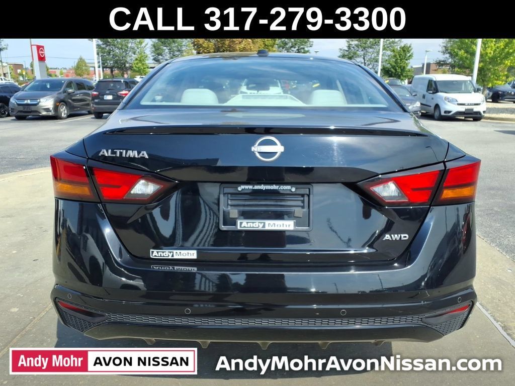 Used 2025 Nissan Altima 2.5 SV AWD/4WD image 11