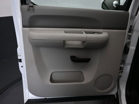 Used 2013 Chevrolet Silverado 3500 W/T image 30