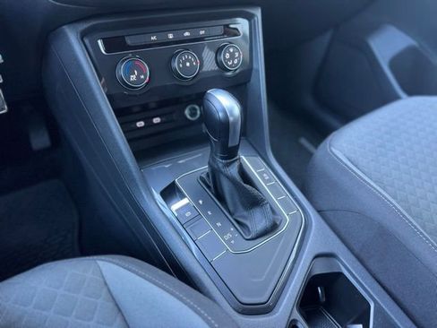 Used 2020 Volkswagen Tiguan S image 15
