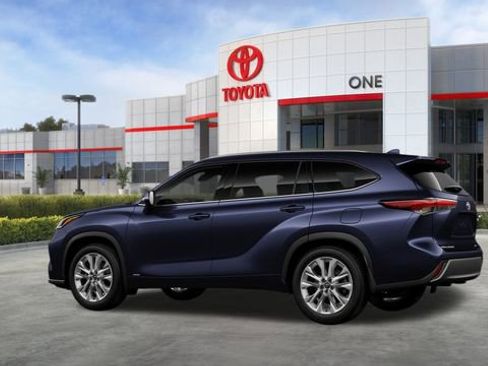 New 2026 Toyota Highlander Limited image 6