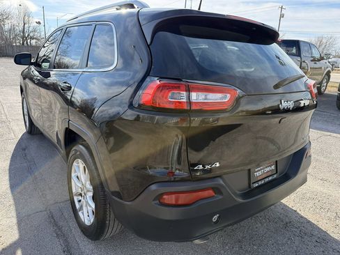 Used 2018 Jeep Cherokee Latitude Plus image 5
