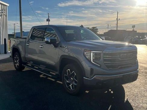 Used 2024 GMC Sierra 1500 SLT w/ SLT Premium Plus Package AWD/4WD image 4