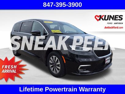 Used 2023 Chrysler Pacifica Touring-L