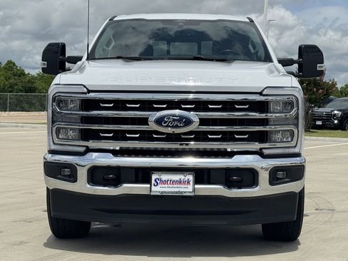 Used 2024 Ford F250 Lariat AWD/4WD image 7