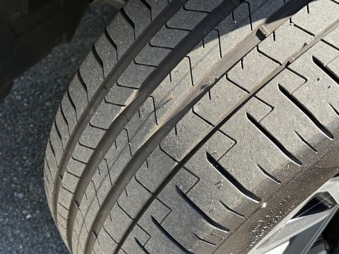 Used 2025 BMW iX xDrive50 image 18