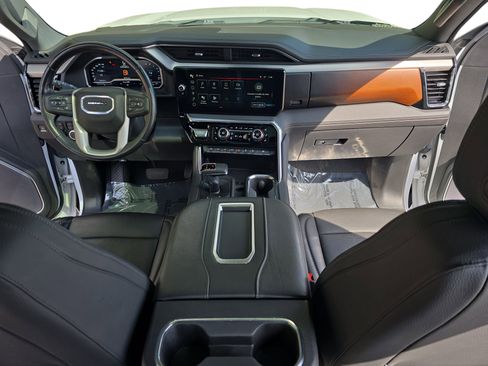Used 2022 GMC Sierra 1500 Denali w/ Denali Reserve Package image 9