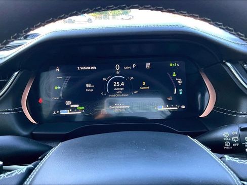 Used 2023 Jeep Grand Cherokee Overland w/ Luxury Tech Group IV AWD/4WD image 19