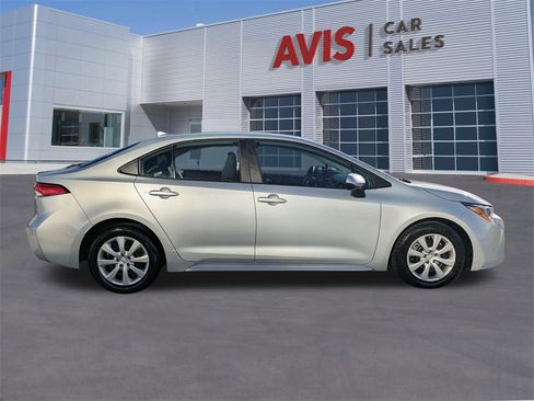 Used 2023 Toyota Corolla LE image 5