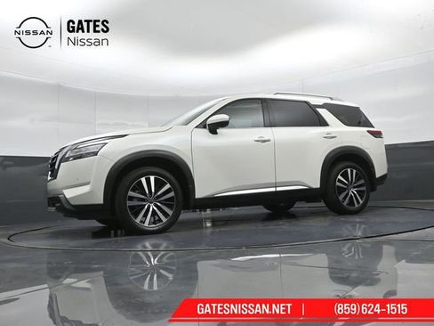 Used 2024 Nissan Pathfinder Platinum AWD/4WD image 48