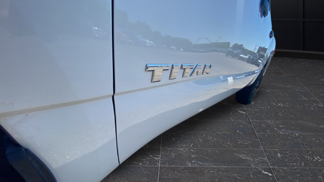 Used 2022 Nissan Titan SV AWD/4WD image 30