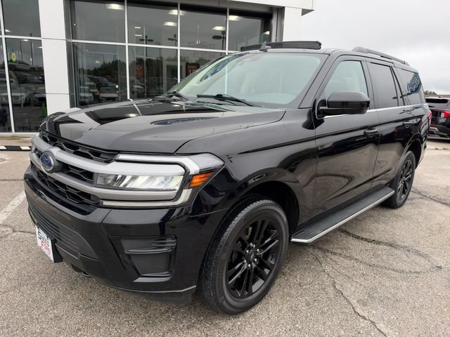 Used 2023 Ford Expedition XLT AWD/4WD image 3