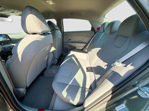 New 2026 Hyundai Elantra SE image 22