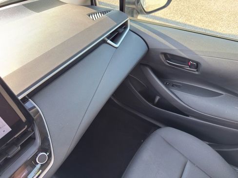 Used 2024 Toyota Corolla LE image 28