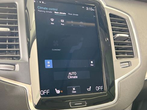 Used 2022 Volvo XC90 T5 Momentum w/ Climate Package image 15