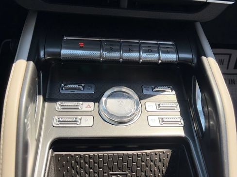 Used 2025 Lincoln Nautilus Premier AWD/4WD image 21