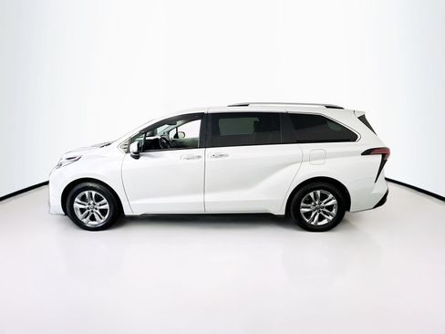 Used 2022 Toyota Sienna Limited AWD/4WD image 4