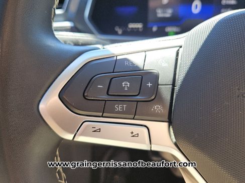 Used 2022 Volkswagen Tiguan SE FWD image 12