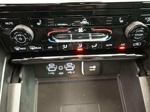 New 2025 Jeep Grand Cherokee L Altitude RWD image 3