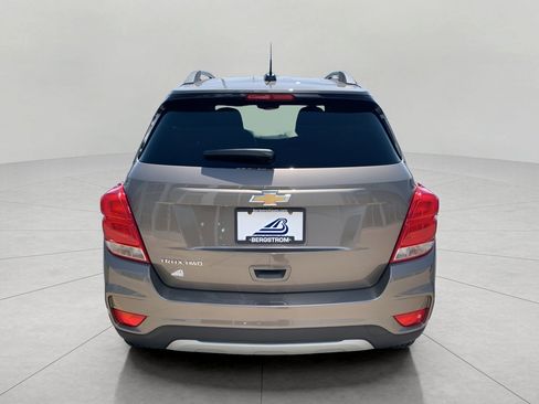 Used 2022 Chevrolet Trax LT w/ LT Convenience Package AWD/4WD image 6