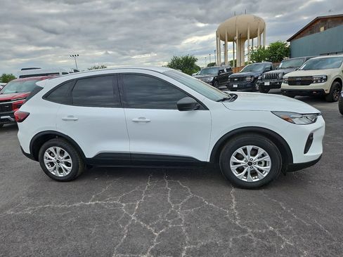 Used 2025 Ford Escape Active FWD image 9