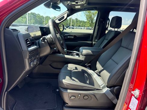 Used 2026 Chevrolet Tahoe RST w/ Comfort Package AWD/4WD image 12