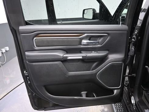 Used 2022 RAM 1500 Laramie AWD/4WD image 13