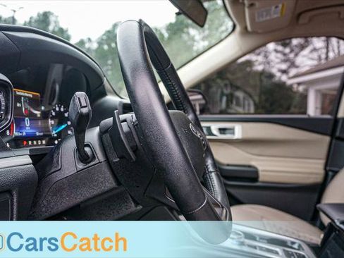 Used 2020 Ford Explorer XLT image 31