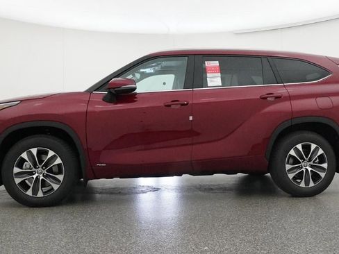 New 2026 Toyota Highlander XLE AWD/4WD image 19
