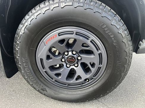 Certified 2025 Nissan Frontier PRO-4X image 12