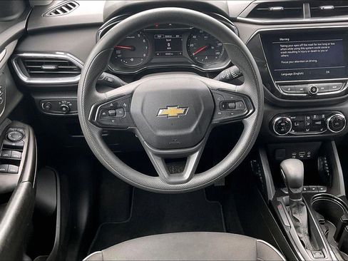 Used 2023 Chevrolet TrailBlazer LT w/ Convenience Package FWD image 6
