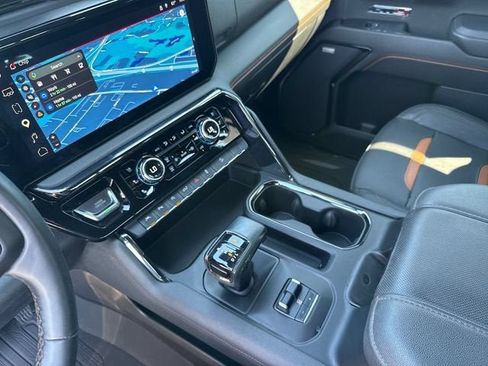 Used 2024 GMC Sierra 1500 AT4 w/ Technology Package AWD/4WD image 23