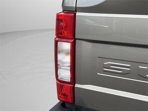 Used 2021 Ford F250 XLT w/ XLT Premium Package image 46